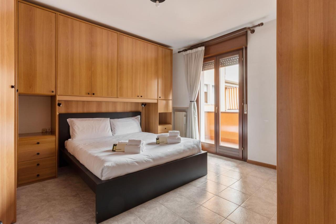 Borgo Roma With Parking - Pet Friendly Apartment Verona Bagian luar foto